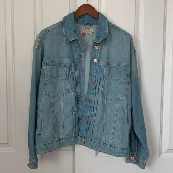 Pilcro Anthropologie Comeback Boyfriend Denim Jacket color Denim Light sz Medium - Picture 3 of 3